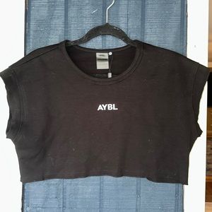 cropped workout shirt